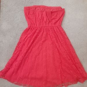 Hollister: Lace strapless dress. Size: Junior Large Color: Red